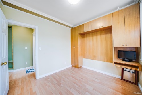 742 51St Avenue E, Vancouver, BC 