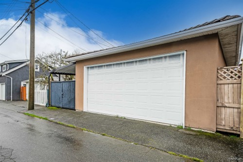 742 51St Avenue E, Vancouver, BC 