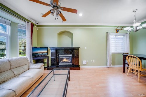 742 51St Avenue E, Vancouver, BC 