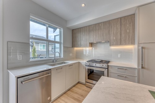 120-3421 Queenston Avenue, Coquitlam, BC 