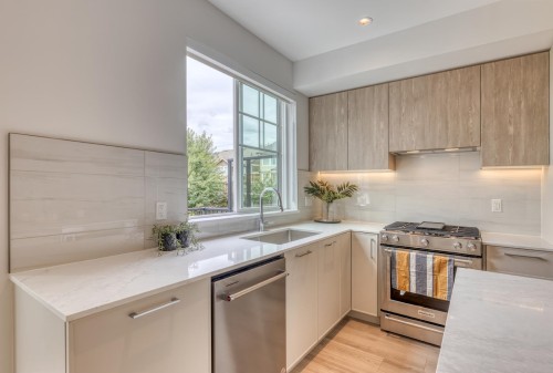 104-3421 Queenston Avenue, Coquitlam, BC 