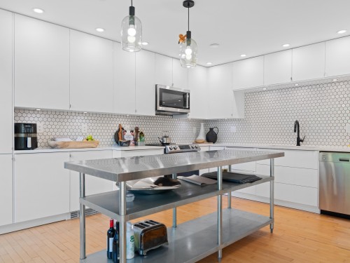 2343 7Th Avenue W, Vancouver, BC 