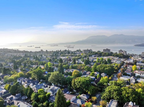 2343 7Th Avenue W, Vancouver, BC 