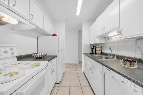 1812-2016 Fullerton Avenue, North Vancouver, BC 