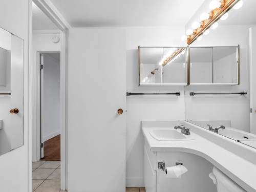 1812-2016 Fullerton Avenue, North Vancouver, BC 