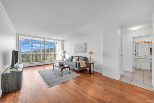 1812-2016 Fullerton Avenue, North Vancouver, BC 