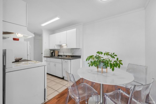 1812-2016 Fullerton Avenue, North Vancouver, BC 