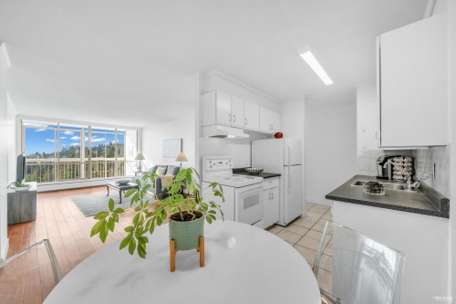 1812-2016 Fullerton Avenue, North Vancouver, BC 