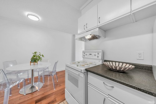 1812-2016 Fullerton Avenue, North Vancouver, BC 