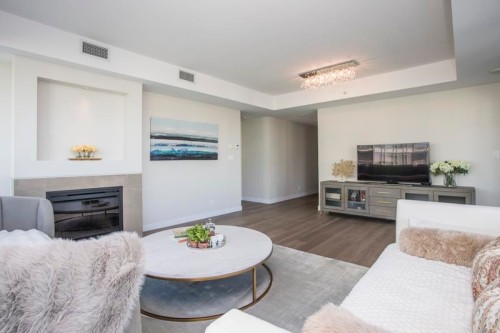 702-5171 Brighouse Way, Richmond, BC 