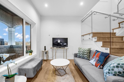 3433 Dundas Street, Vancouver, BC 