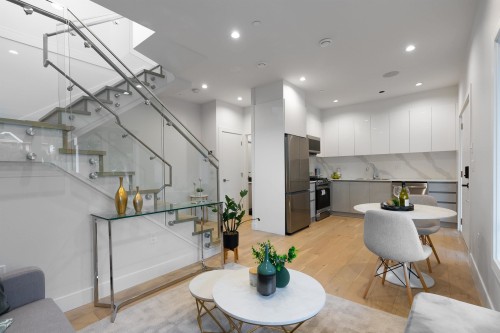 3433 Dundas Street, Vancouver, BC 