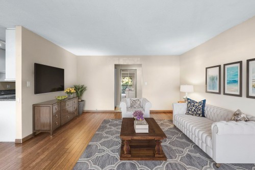 54-912 Premier Street, North Vancouver, BC 