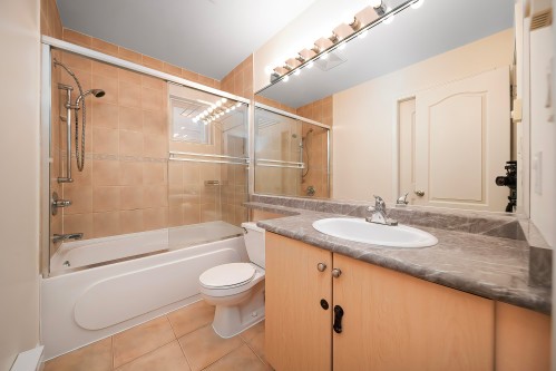 15-9288 Keefer Avenue, Richmond, BC 