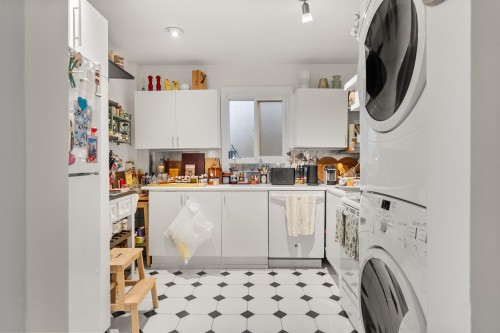 2574 Cornwall Avenue, Vancouver, BC 