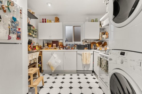 2574 Cornwall Avenue, Vancouver, BC 