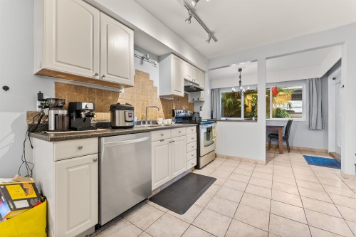 2574 Cornwall Avenue, Vancouver, BC 