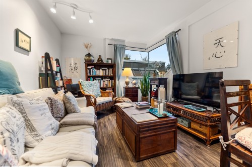 2574 Cornwall Avenue, Vancouver, BC 