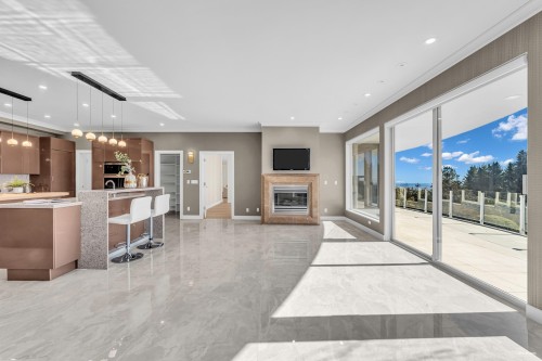 1407 Bramwell Road, West Vancouver, BC 