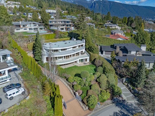 1407 Bramwell Road, West Vancouver, BC 