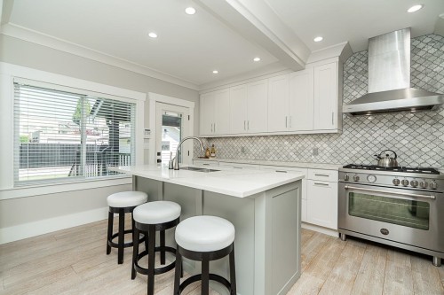 905 Edinburgh Street, New Westminster, BC 