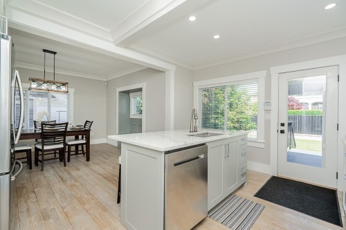 905 Edinburgh Street, New Westminster, BC 