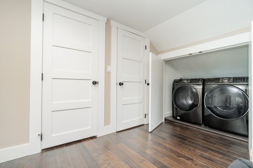 905 Edinburgh Street, New Westminster, BC 