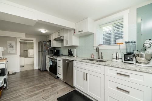 905 Edinburgh Street, New Westminster, BC 