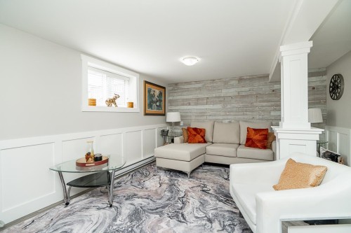 905 Edinburgh Street, New Westminster, BC 