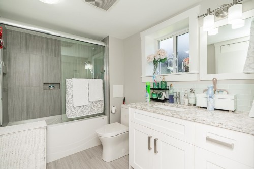 905 Edinburgh Street, New Westminster, BC 