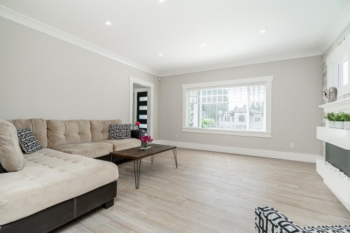 905 Edinburgh Street, New Westminster, BC 