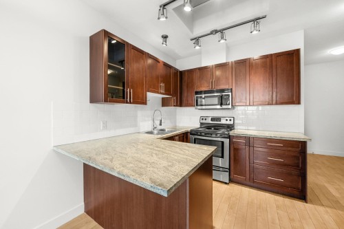 Ph8-688 17Th Avenue E, Vancouver, BC 