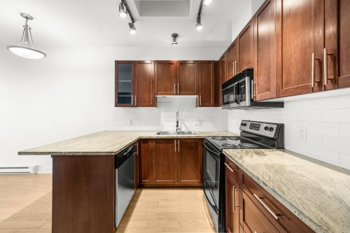 Ph8-688 17Th Avenue E, Vancouver, BC 