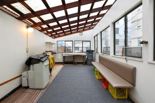 329 Pender Street E, Vancouver, BC 