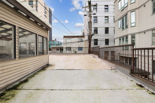 329 Pender Street E, Vancouver, BC 