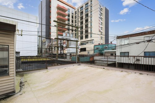 329 Pender Street E, Vancouver, BC 