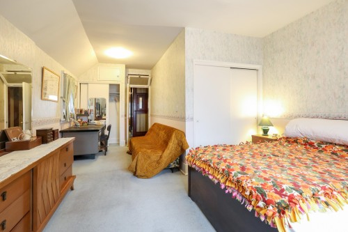 329 Pender Street E, Vancouver, BC 