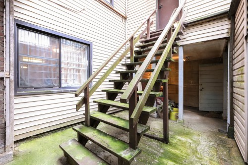 329 Pender Street E, Vancouver, BC 