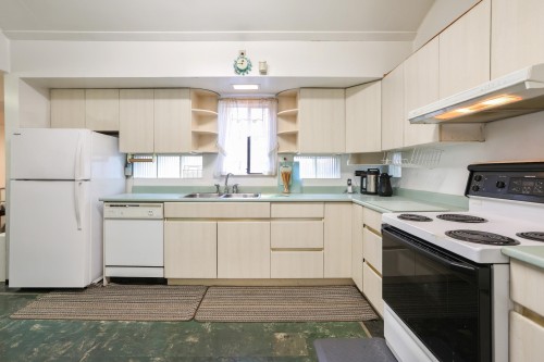 329 Pender Street E, Vancouver, BC 