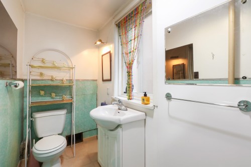 329 Pender Street E, Vancouver, BC 