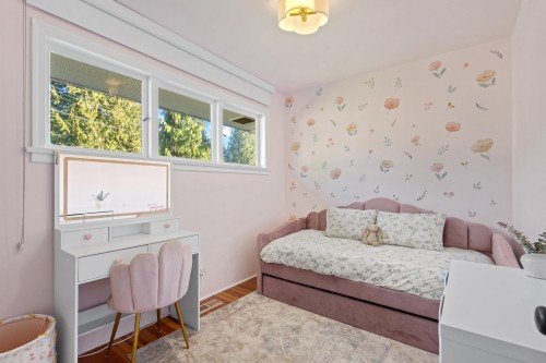 1275 Brantwood Road, North Vancouver, BC 