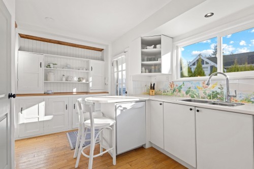 1275 Brantwood Road, North Vancouver, BC 