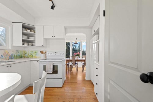 1275 Brantwood Road, North Vancouver, BC 