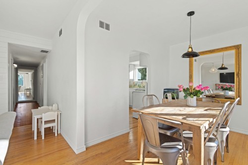 1275 Brantwood Road, North Vancouver, BC 