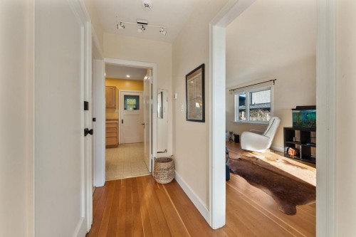 231 Eighth Avenue E, New Westminster, BC 