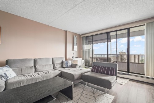 1607-6595 Willingdon Avenue  Burnaby, BC V5H 4E5