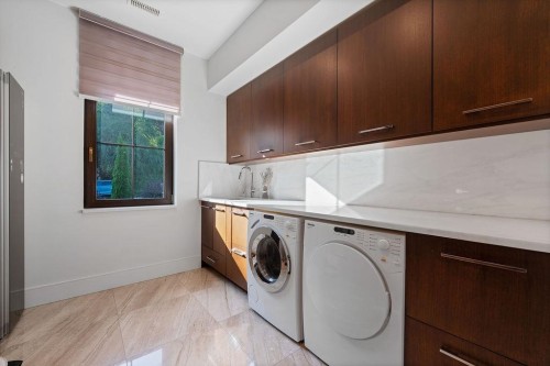 558 Glenross Road, West Vancouver, BC 