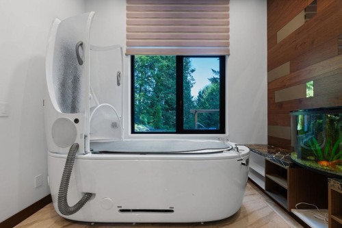 558 Glenross Road, West Vancouver, BC 