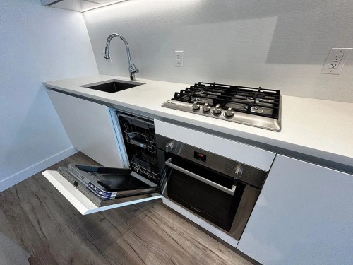 608-652 Whiting Way, Coquitlam, BC 