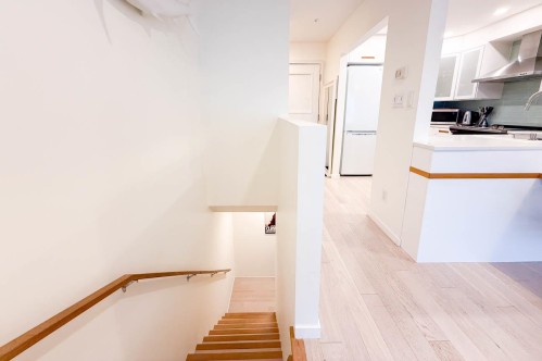 10-704 7Th Avenue W, Vancouver, BC 